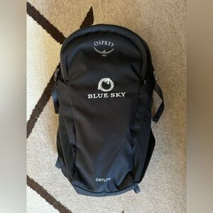 NEW Osprey Daylite Backpack Lodge Blue Sky Hiking Hydration Pack 13L Black
